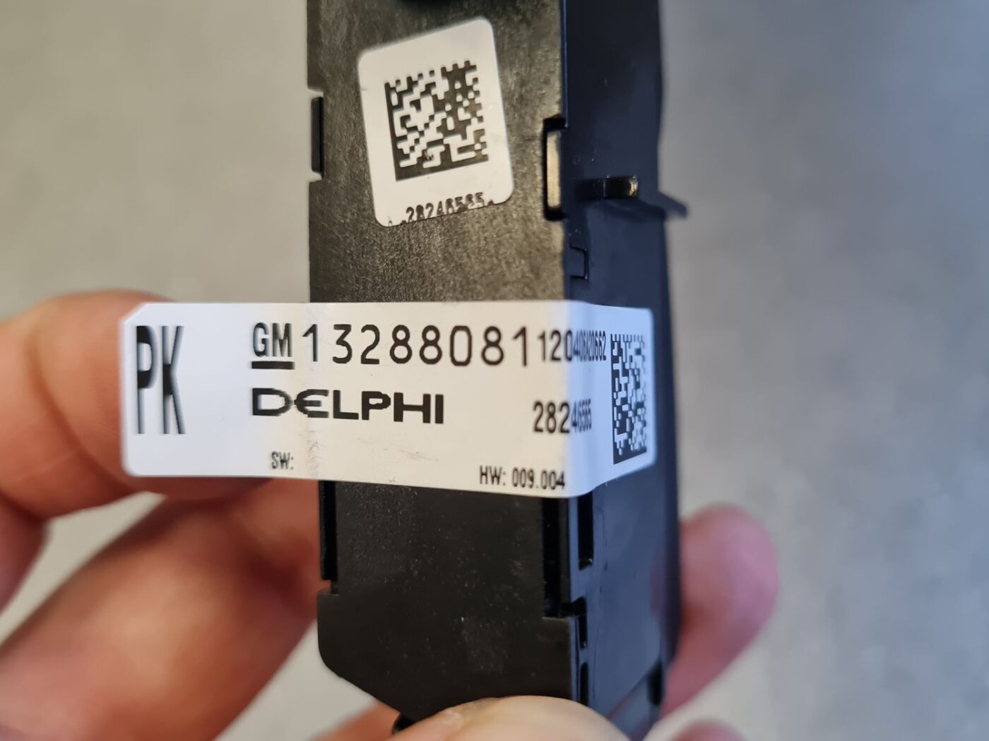 Parkošanās devēju poga priekš OPEL ASTRA H 2005 3 Parkošanās devēju poga priekš OPEL ASTRA H 2005