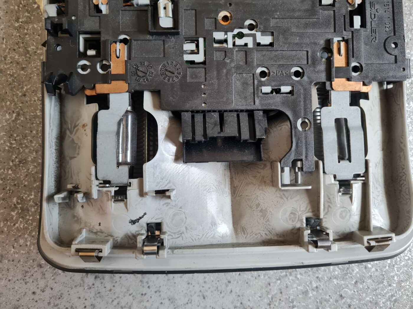 Salona apgaismojuma panelis priekš AUDI A4 1999 4 Salona apgaismojuma panelis priekš AUDI A4 1999