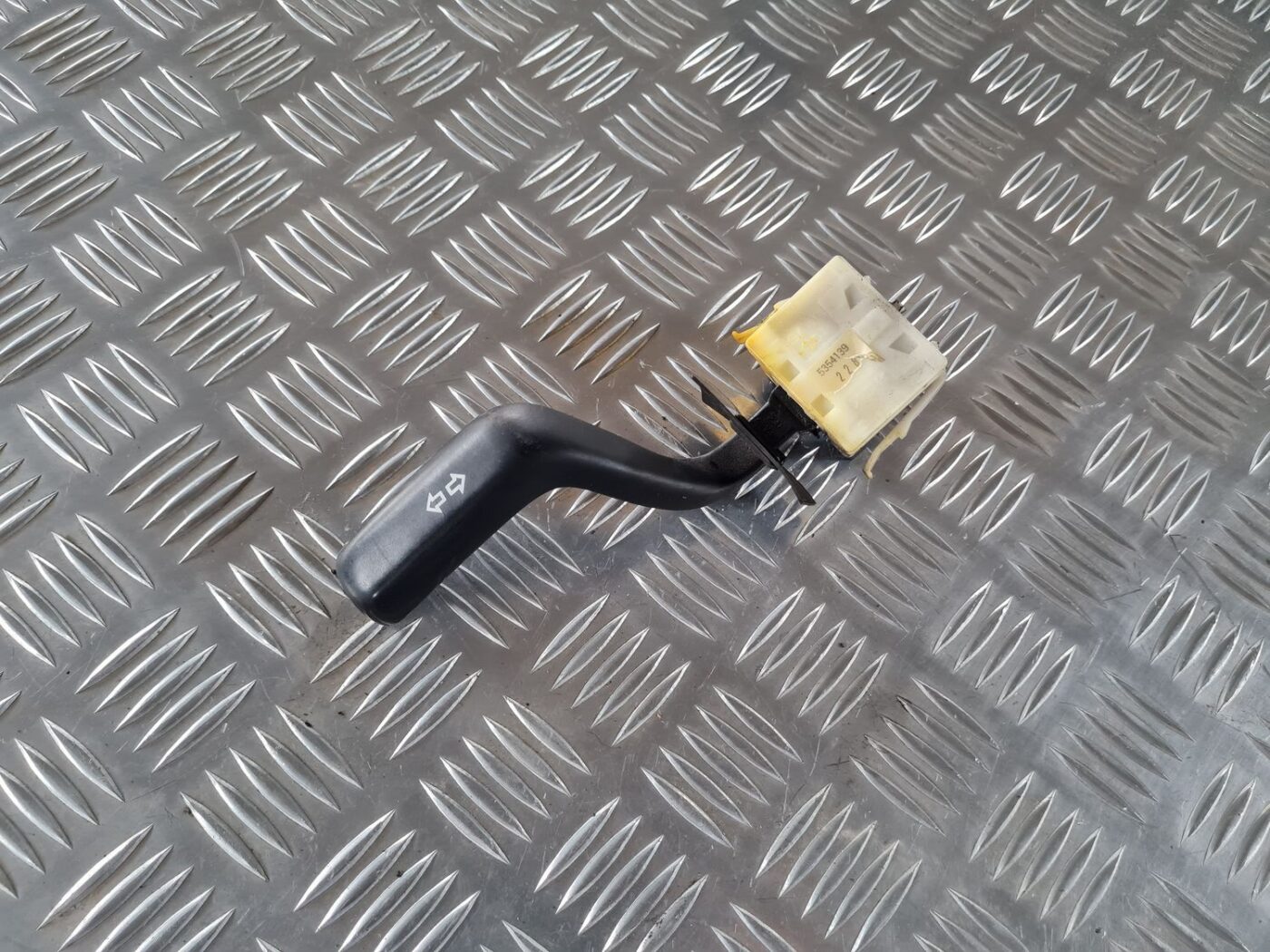 Pagrieziena rādītāju slēdzis priekš SAAB 9-5 1999 1 Pagrieziena rādītāju slēdzis priekš SAAB 9-5 1999