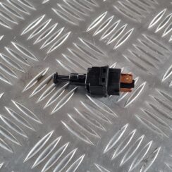 Bremžu signāla slēdzis priekš SAAB 9-5 1999