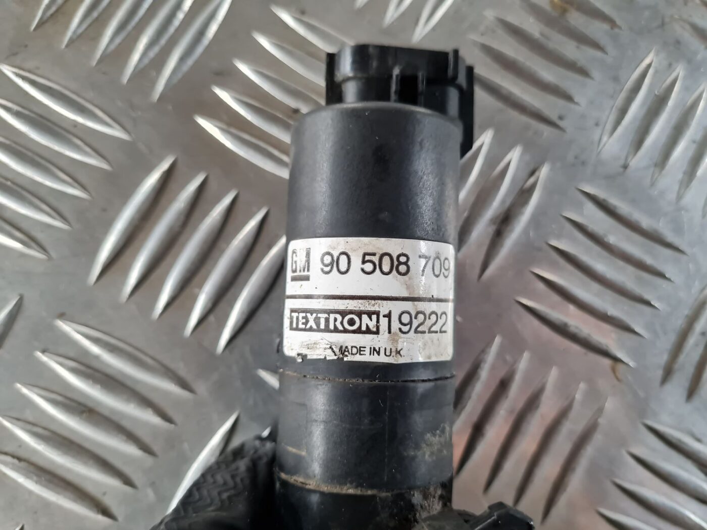 Mazgātāja šķidruma sūknis priekš SAAB 9-5 1999 2 Mazgātāja šķidruma sūknis priekš SAAB 9-5 1999