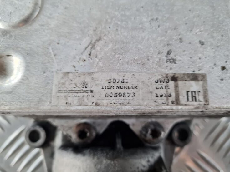Eļļas filtra turētājs/dzesētājs priekš SAAB 9-5 1999