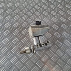 Bremžu pastiprinātāja galvenais cilindrs priekš SAAB 9-5 1999