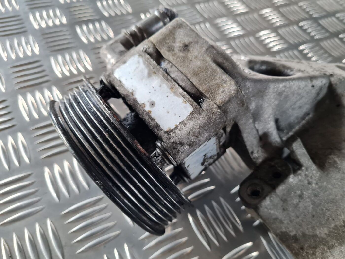 Hidrauliskais pastiprinātājs priekš SAAB 9-5 1999 2 Hidrauliskais pastiprinātājs priekš SAAB 9-5 1999