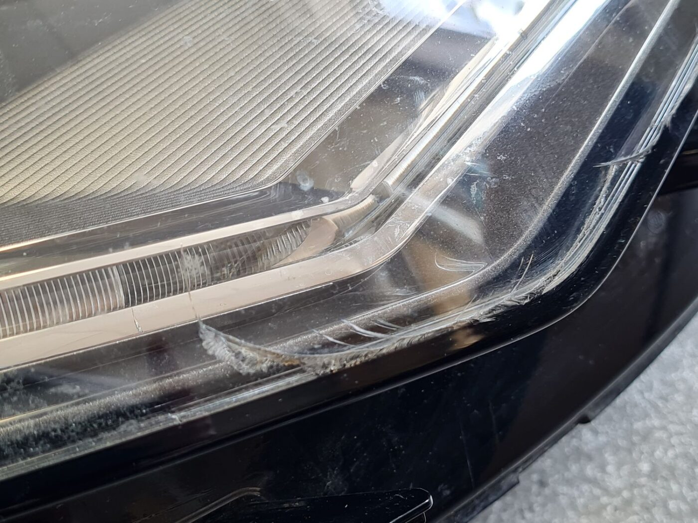 Priekšējais labais lukturis priekš AUDI A6 C7 2011-2016 13 Priekšējais labais lukturis priekš AUDI A6 C7 2011-2016