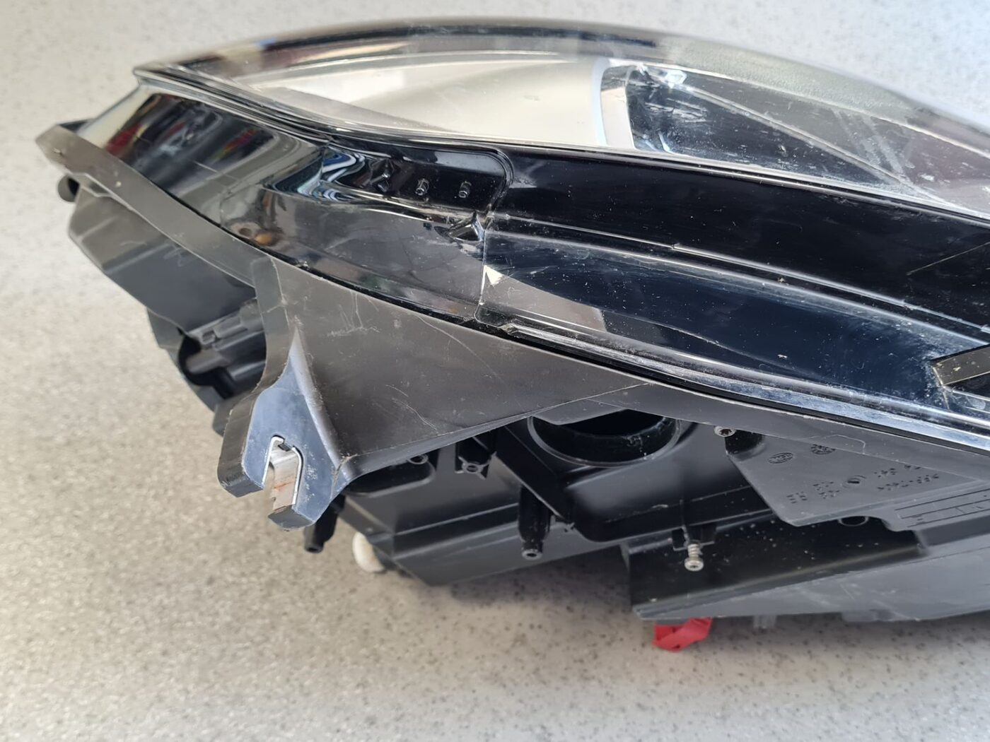 Priekšējais labais lukturis priekš AUDI A6 C7 2011-2016 10 Priekšējais labais lukturis priekš AUDI A6 C7 2011-2016