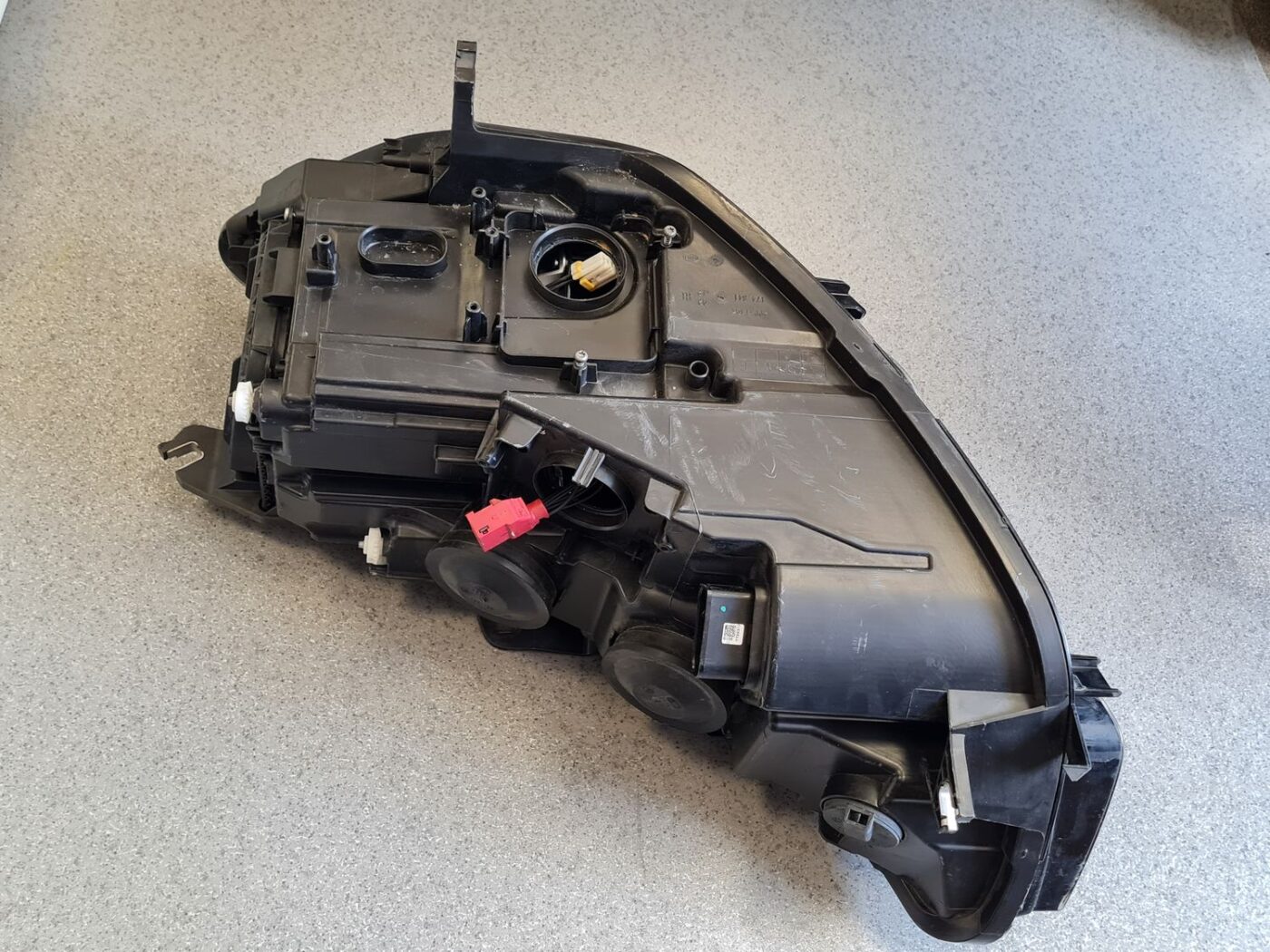 Priekšējais labais lukturis priekš AUDI A6 C7 2011-2016 7 Priekšējais labais lukturis priekš AUDI A6 C7 2011-2016