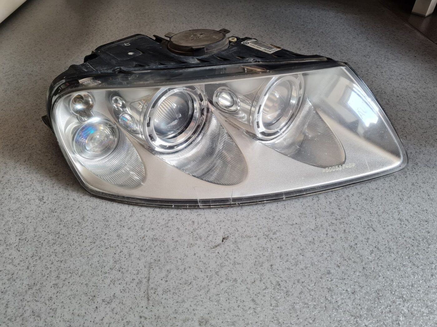 Priekšējais labais lukturis priekš VW TOUAREG 2007 2 Priekšējais labais lukturis priekš VW TOUAREG 2007