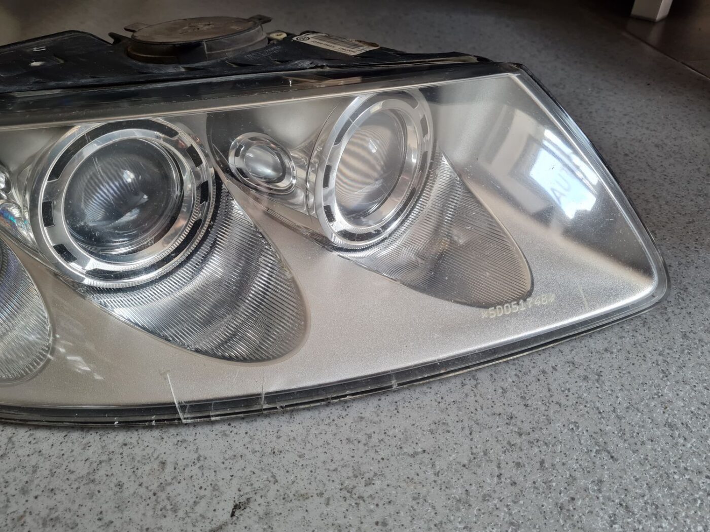 Priekšējais labais lukturis priekš VW TOUAREG 2007 14 Priekšējais labais lukturis priekš VW TOUAREG 2007