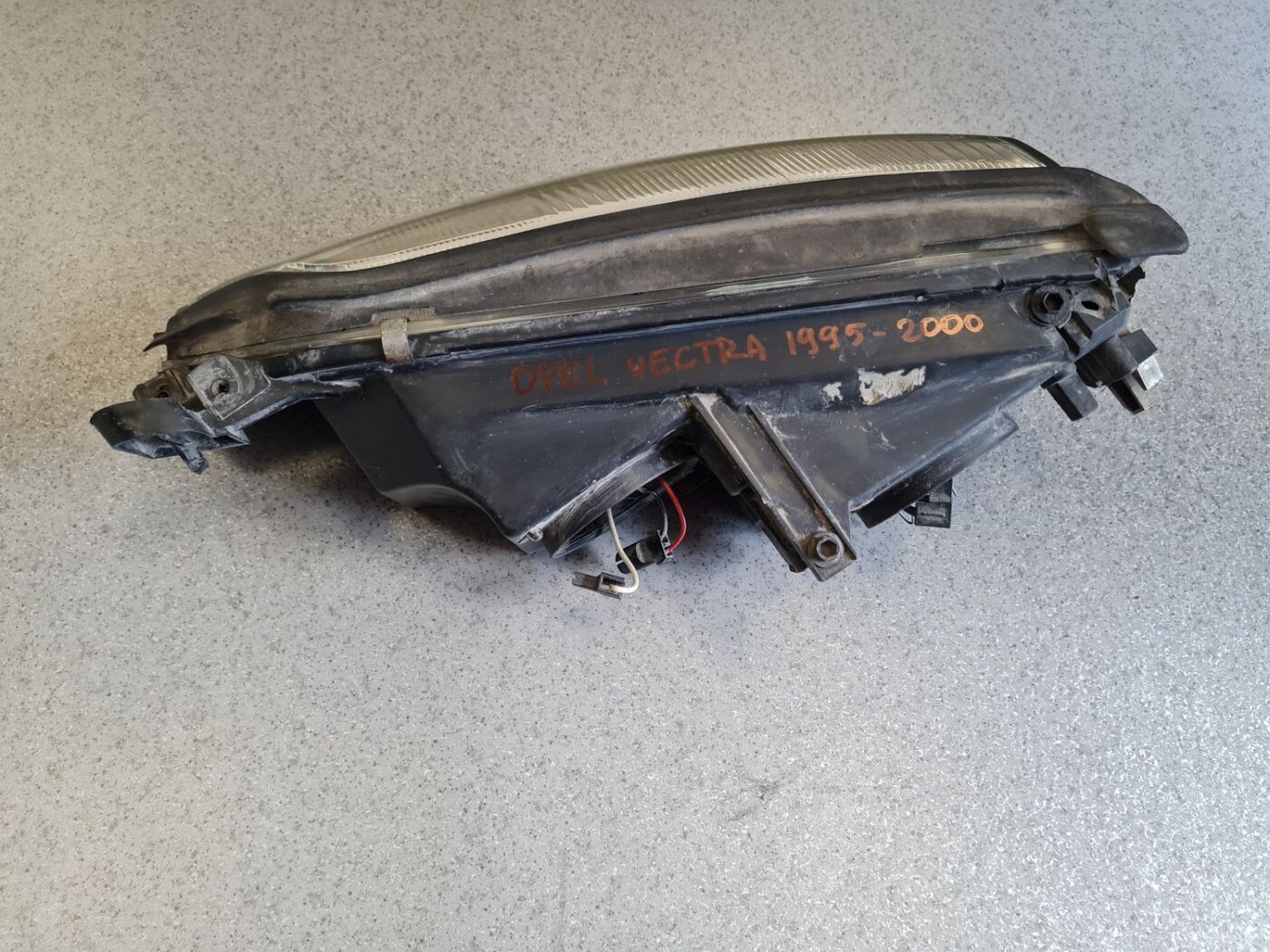 Priekšējais labais lukturis priekš OPEL VECTRA B 1995-2000 12 Priekšējais labais lukturis priekš OPEL VECTRA B 1995-2000