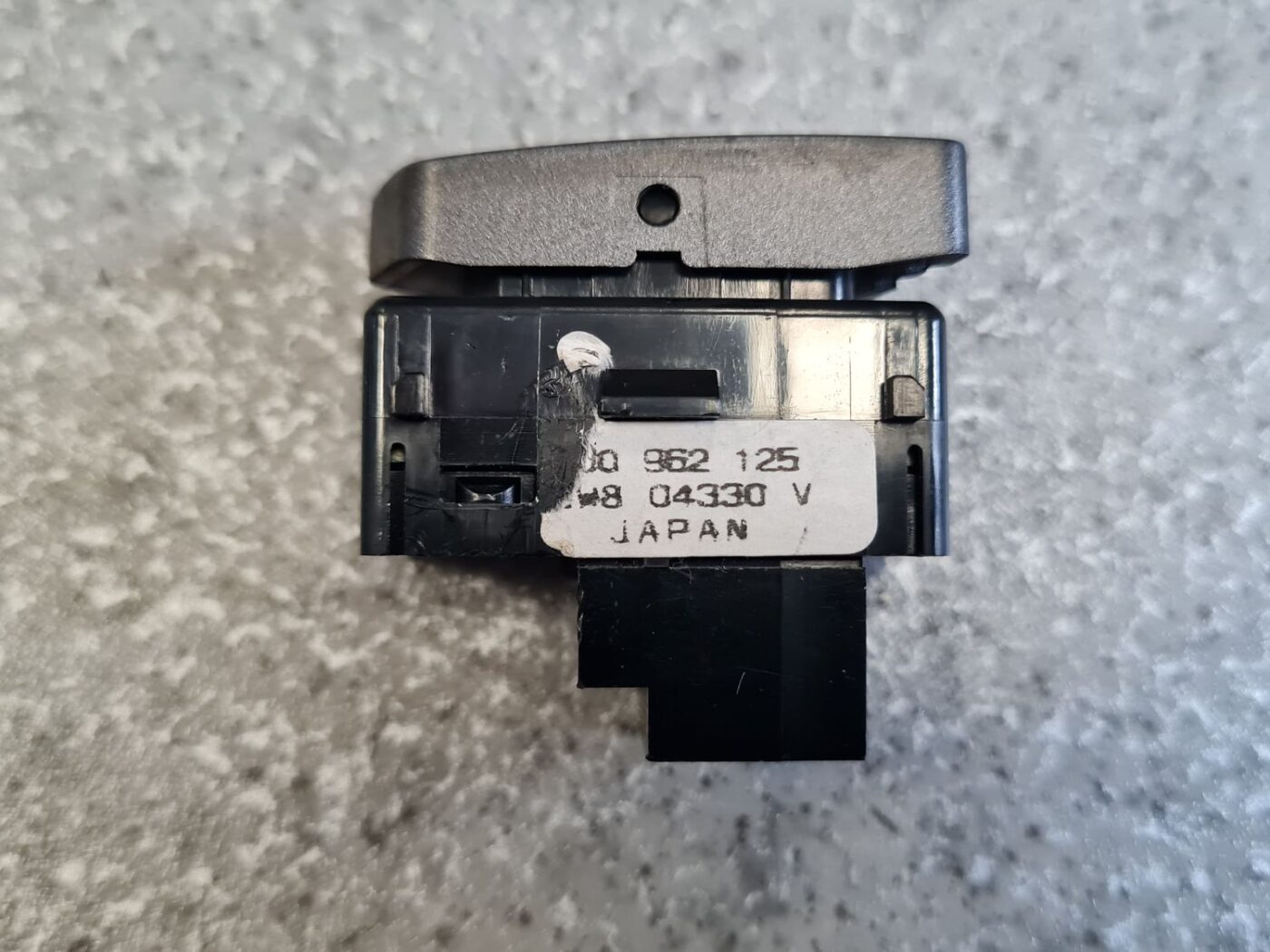 Atvēršanas/aizvēršanas poga priekš VW PHAETON 2003 5 Atvēršanas/aizvēršanas poga priekš VW PHAETON 2003