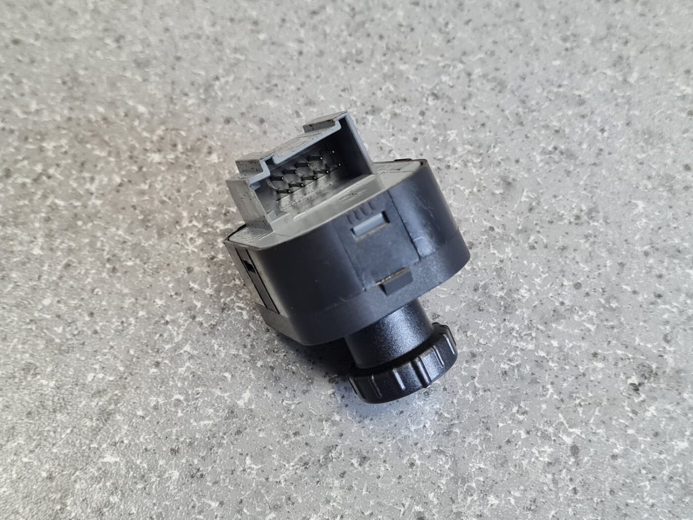 Spoguļa regulēšanas poga priekš VW PHAETON 2003 2 Spoguļa regulēšanas poga priekš VW PHAETON 2003