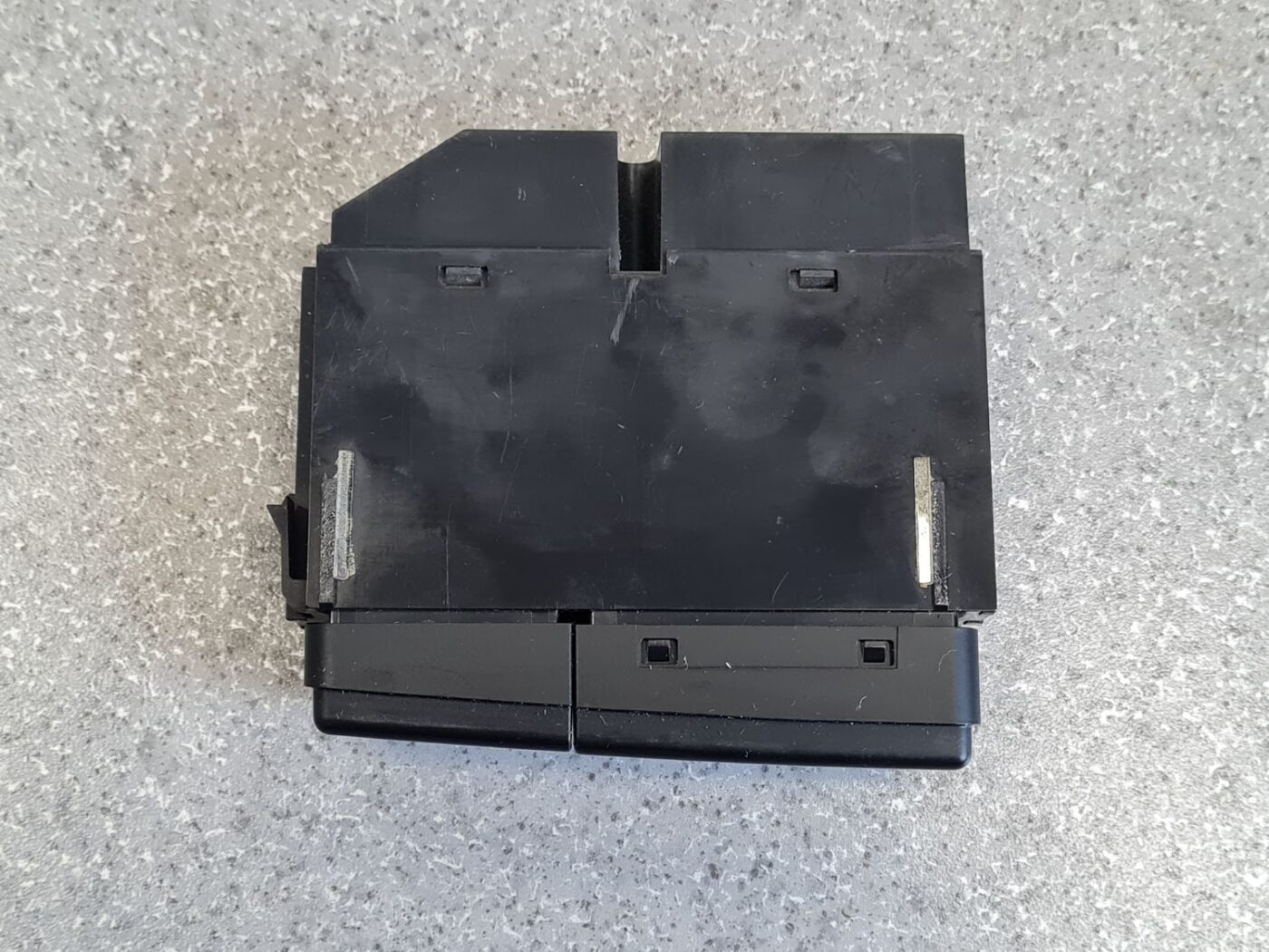 Aizmugurējā stikla apsildes ieslēgšanas poga priekš TOYOTA AVENSIS 2005 4 Aizmugurējā stikla apsildes ieslēgšanas poga priekš TOYOTA AVENSIS 2005