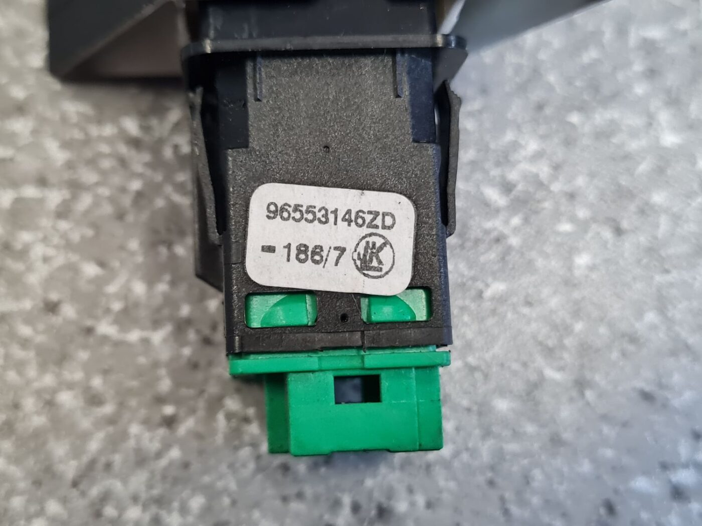 Atvēršanas/aizvēršanas poga priekš CITROEN PICASSO 2007 3 Atvēršanas/aizvēršanas poga priekš CITROEN PICASSO 2007