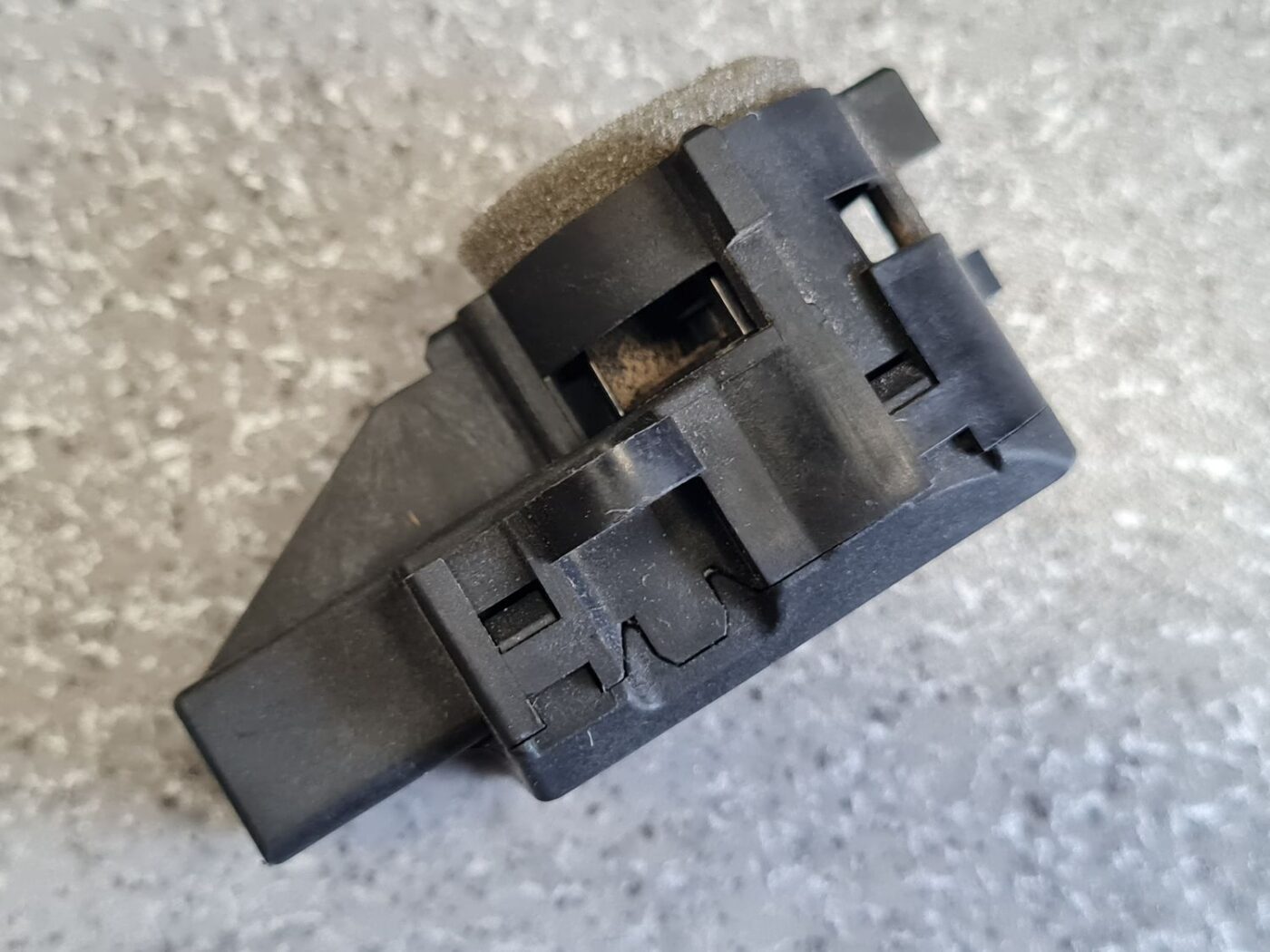 Temperatūras devejs priekš VOLVO V70 2009 7 Temperatūras devejs priekš VOLVO V70 2009