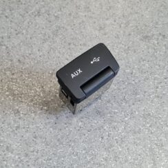 USB/AUX adapteris priekš KIA CEED 2007