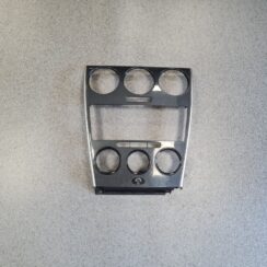 Mērinstrumentu paneļa dekoratīvais rāmis priekš MAZDA 6 2006