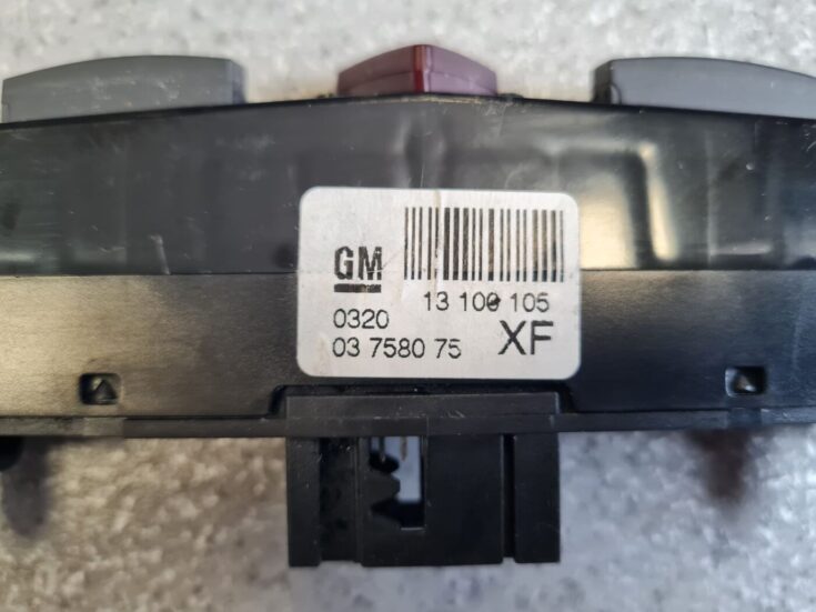 Mērinstrumentu paneļa pārslēgšanas pogas priekš OPEL ASTRA H STATION WAGON 2007