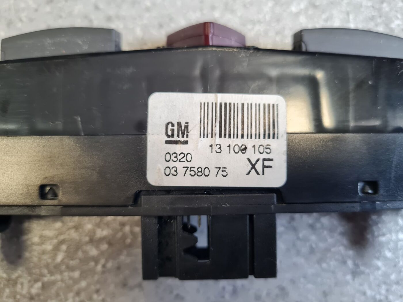 Mērinstrumentu paneļa pārslēgšanas pogas priekš OPEL ASTRA H STATION WAGON 2007 4 Mērinstrumentu paneļa pārslēgšanas pogas priekš OPEL ASTRA H STATION WAGON 2007