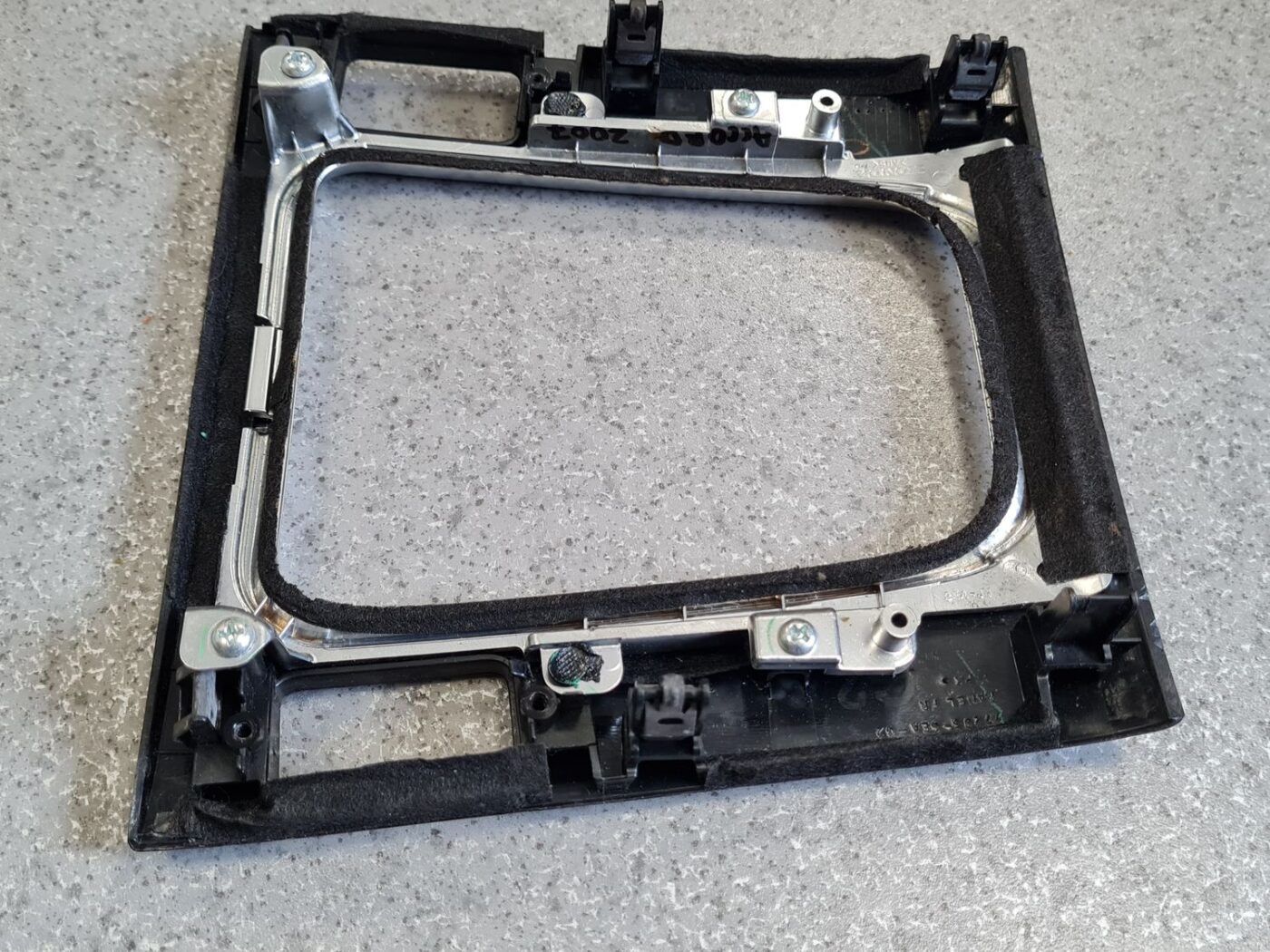 Dekoratīvs rāmis pārnesumu selektoram priekš HONDA ACCORD 2007 YR562P 5 Dekoratīvs rāmis pārnesumu selektoram priekš HONDA ACCORD 2007 YR562P