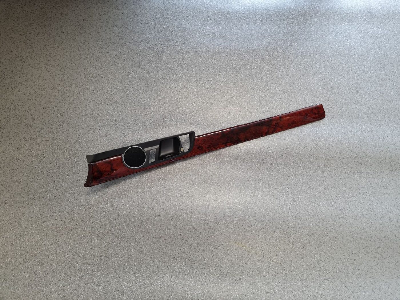 Durvju apdares uzlika priekš VW PHAETON 2005 1 Durvju apdares uzlika priekš VW PHAETON 2005