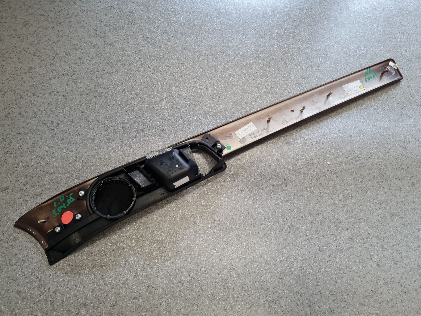 Durvju apdares uzlika priekš VW PHAETON 2005 9 Durvju apdares uzlika priekš VW PHAETON 2005