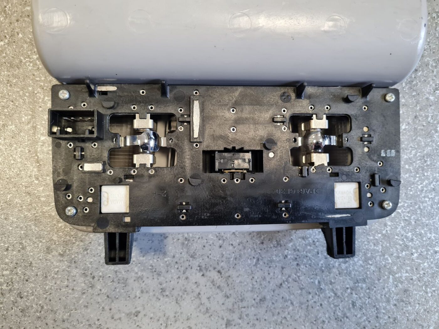 Salona apgaismojuma panelis priekš HYUNDAI I30 2012 3 Salona apgaismojuma panelis priekš HYUNDAI I30 2012