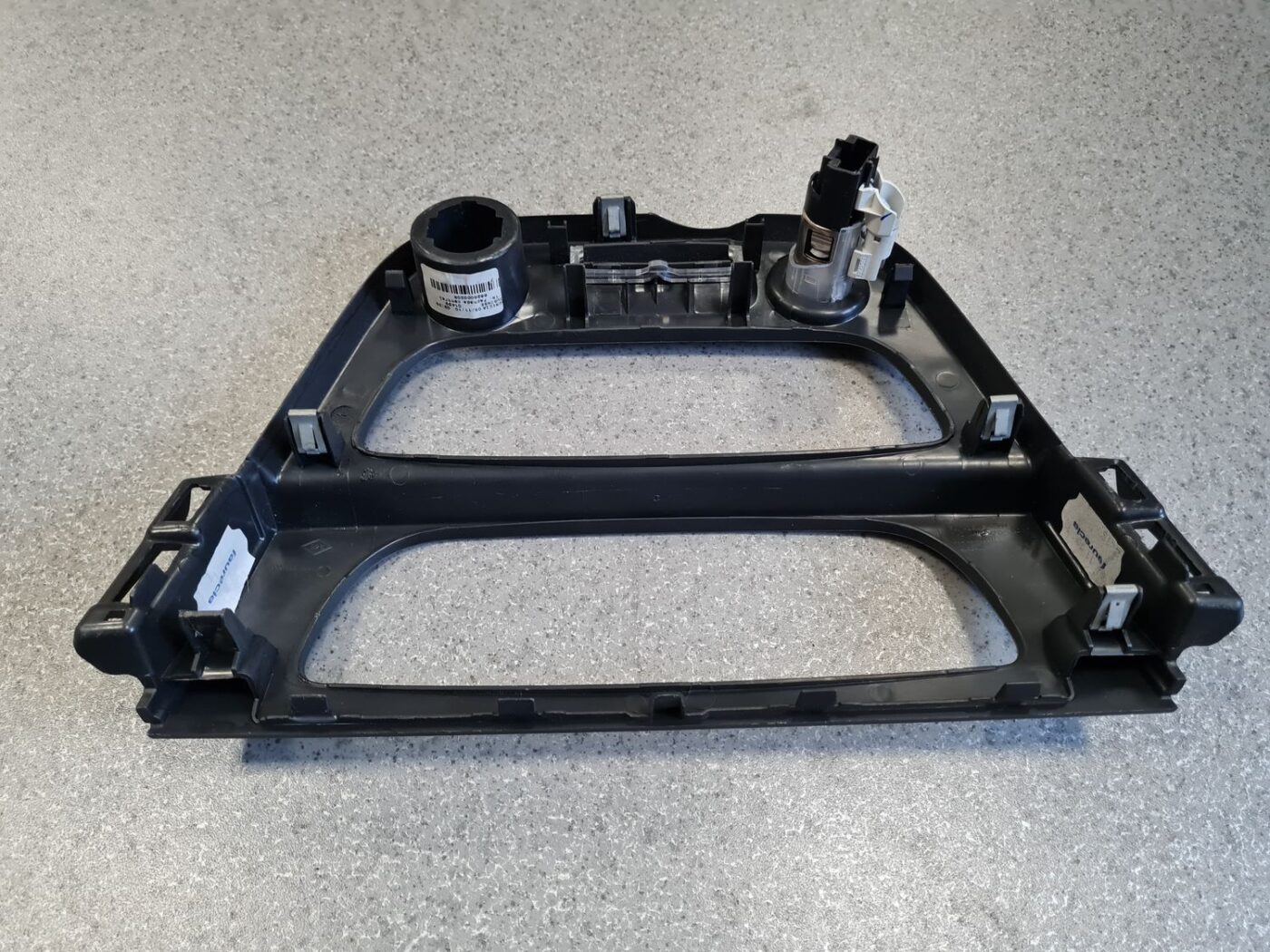 Mērinstrumentu paneļa dekoratīvais rāmis priekš RENAULT MEGANE 2011 3 Mērinstrumentu paneļa dekoratīvais rāmis priekš RENAULT MEGANE 2011