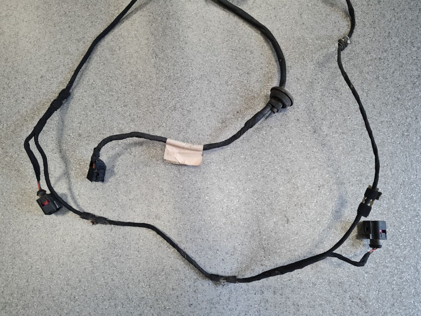 Pārkošanas devēju vads priekš AUDI A4 2007 5 Pārkošanas devēju vads priekš AUDI A4 2007