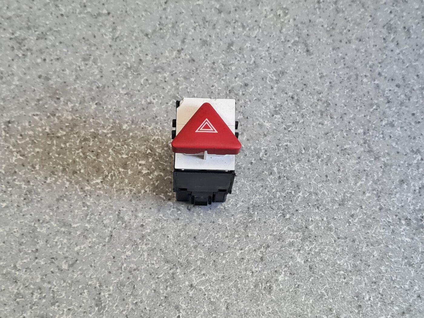 Trauksmes poga priekš VW PASSAT B6 2006 ANGL. UNIVERSAL 1 Trauksmes poga priekš VW PASSAT B6 2006 ANGL. UNIVERSAL