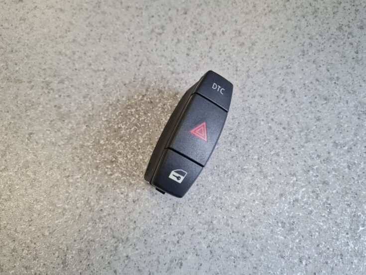 Mērinstrumentu paneļa pārslēgšanas pogas priekš BMW 123 E87 2008 BLACK