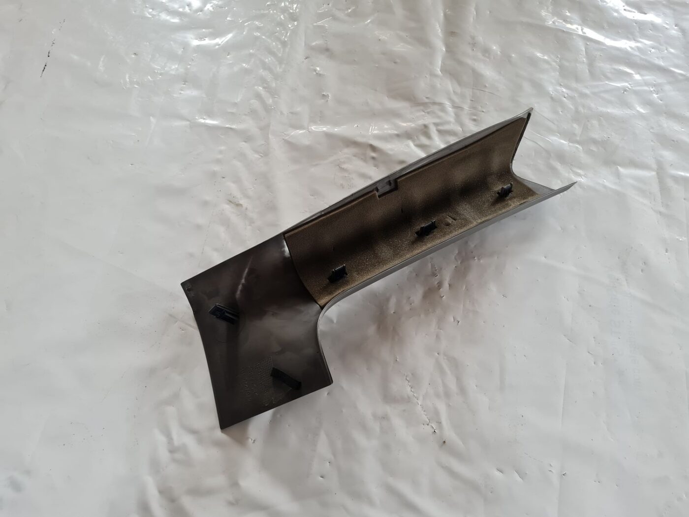 Bagažnieka nodalījuma statnes apdare priekš SAAB 9-5 1999 2 Bagažnieka nodalījuma statnes apdare priekš SAAB 9-5 1999