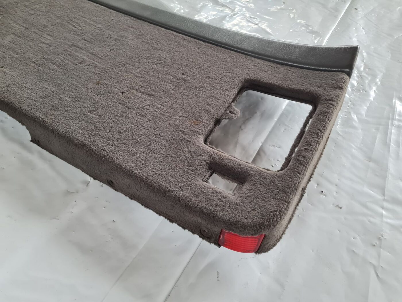 Bagāžnieka vāka liela apdare priekš SAAB 9-5 1999 2 Bagāžnieka vāka liela apdare priekš SAAB 9-5 1999