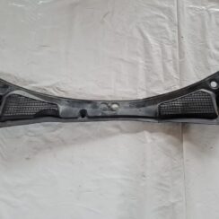 Vējstikla uzlikas (deflektora) režģis priekš SAAB 9-5 1999