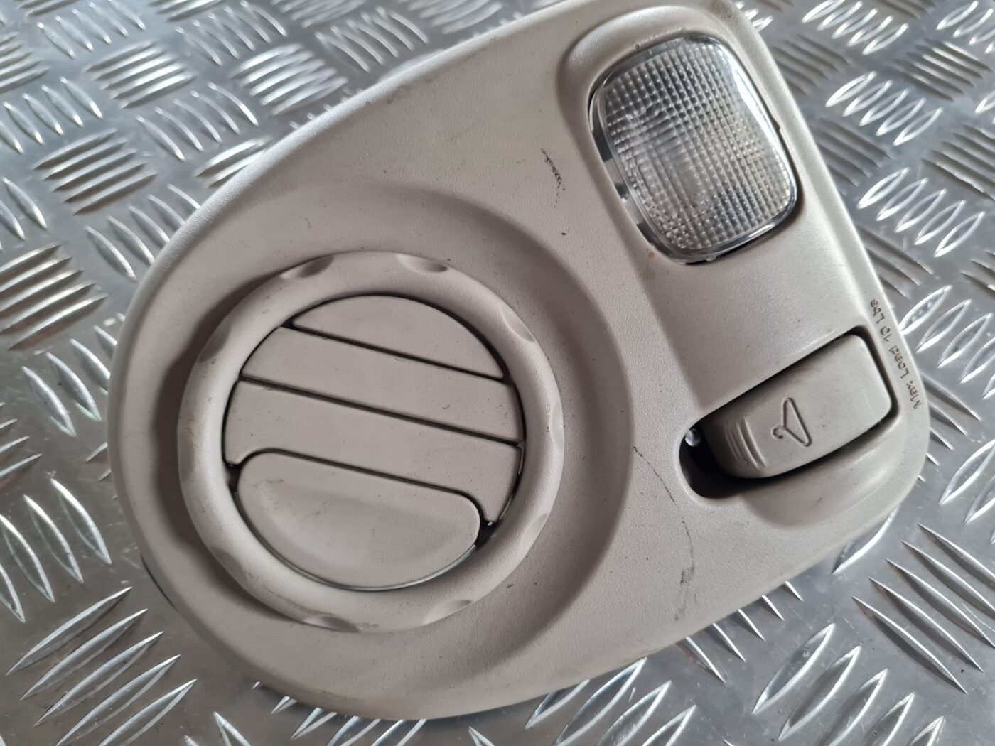 Aizmugurējo sēdvietu apgaismojums priekš CHRYSLER VOYAGER 2006 2 Aizmugurējo sēdvietu apgaismojums priekš CHRYSLER VOYAGER 2006