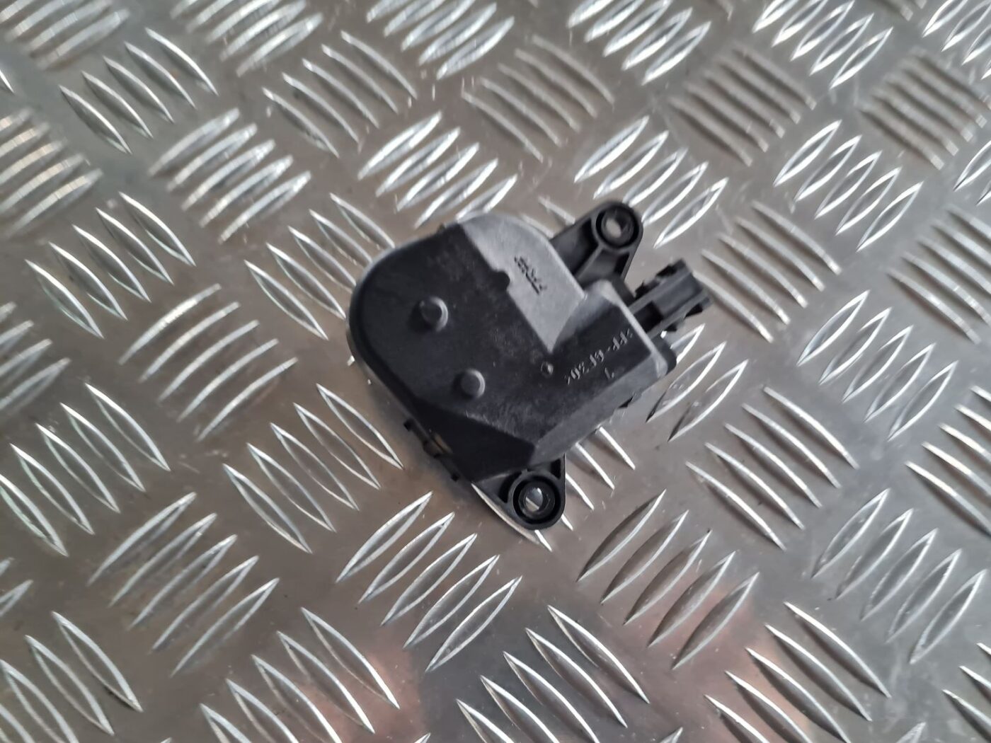 Apsildes sistēmas aktuators priekš CHRYSLER VOYAGER 2006 1 Apsildes sistēmas aktuators priekš CHRYSLER VOYAGER 2006