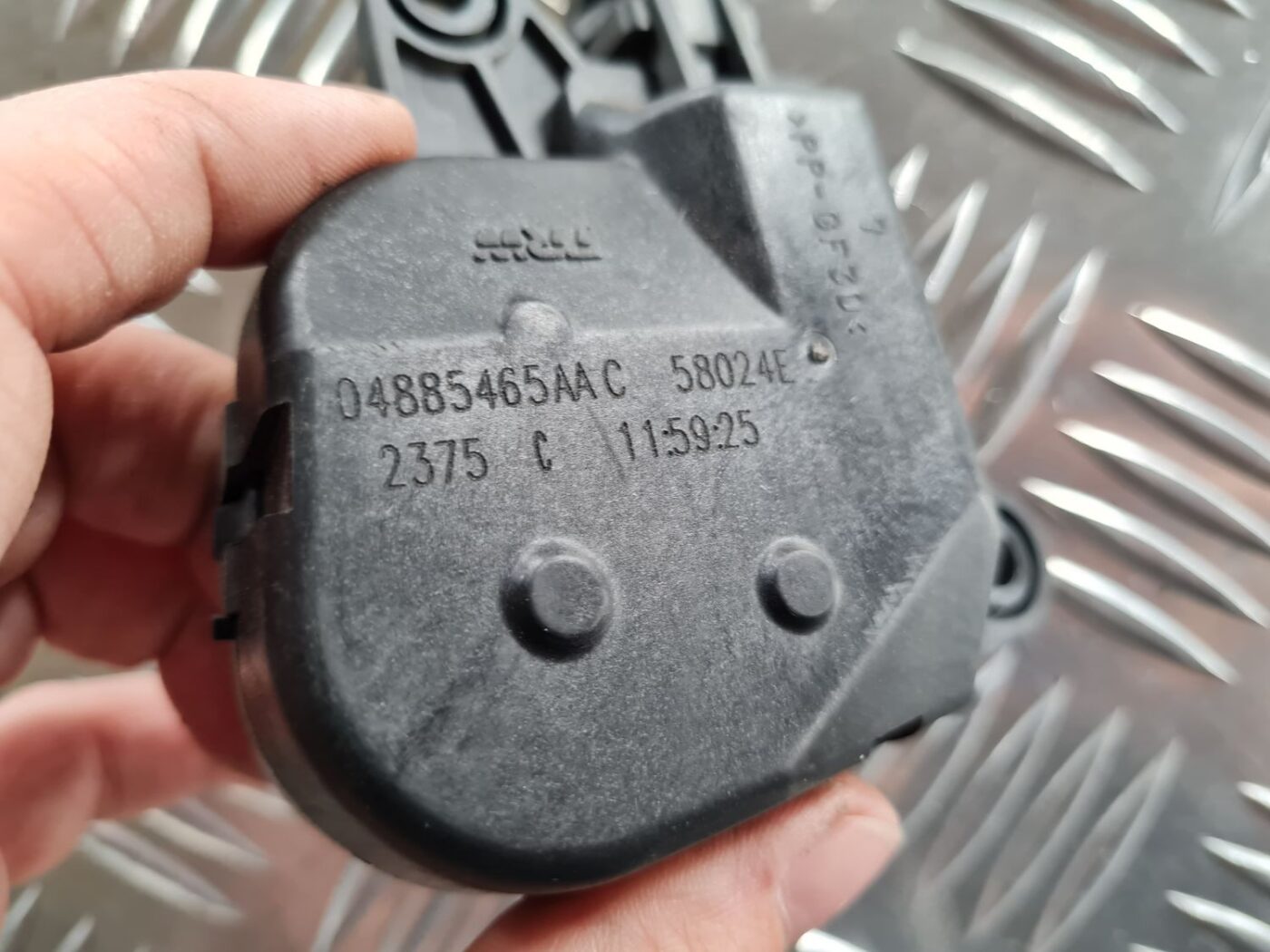 Apsildes sistēmas aktuators priekš CHRYSLER VOYAGER 2006 5 Apsildes sistēmas aktuators priekš CHRYSLER VOYAGER 2006