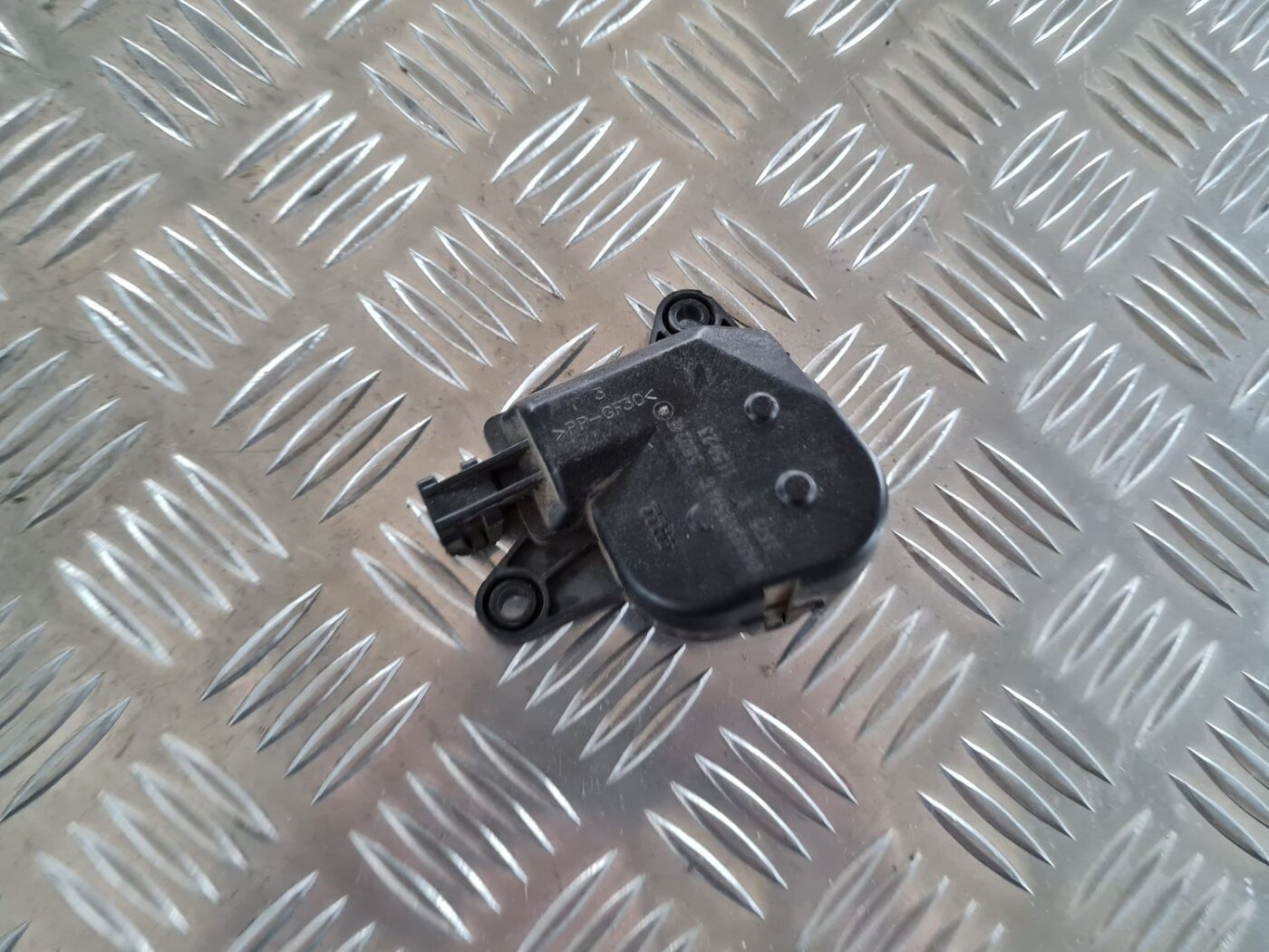 Apsildes sistēmas aktuators priekš CHRYSLER VOYAGER 2006 1 Apsildes sistēmas aktuators priekš CHRYSLER VOYAGER 2006