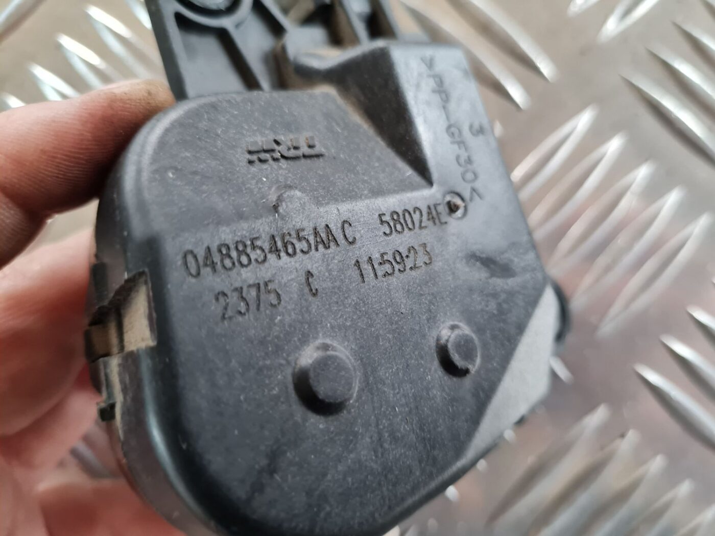 Apsildes sistēmas aktuators priekš CHRYSLER VOYAGER 2006 3 Apsildes sistēmas aktuators priekš CHRYSLER VOYAGER 2006