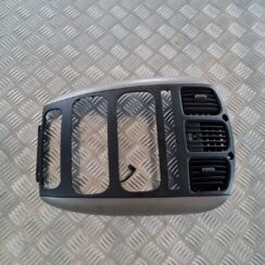 Mērinstrumentu paneļa dekoratīvais rāmis priekš CHRYSLER VOYAGER 2006