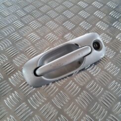 Priekšējāis kreisais durvju rokturis priekš CHRYSLER VOYAGER 2006