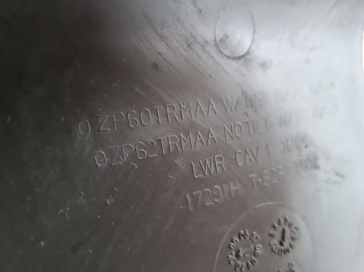 Stūres statnes putekļu aizsargs (salonā) priekš CHRYSLER VOYAGER 2006