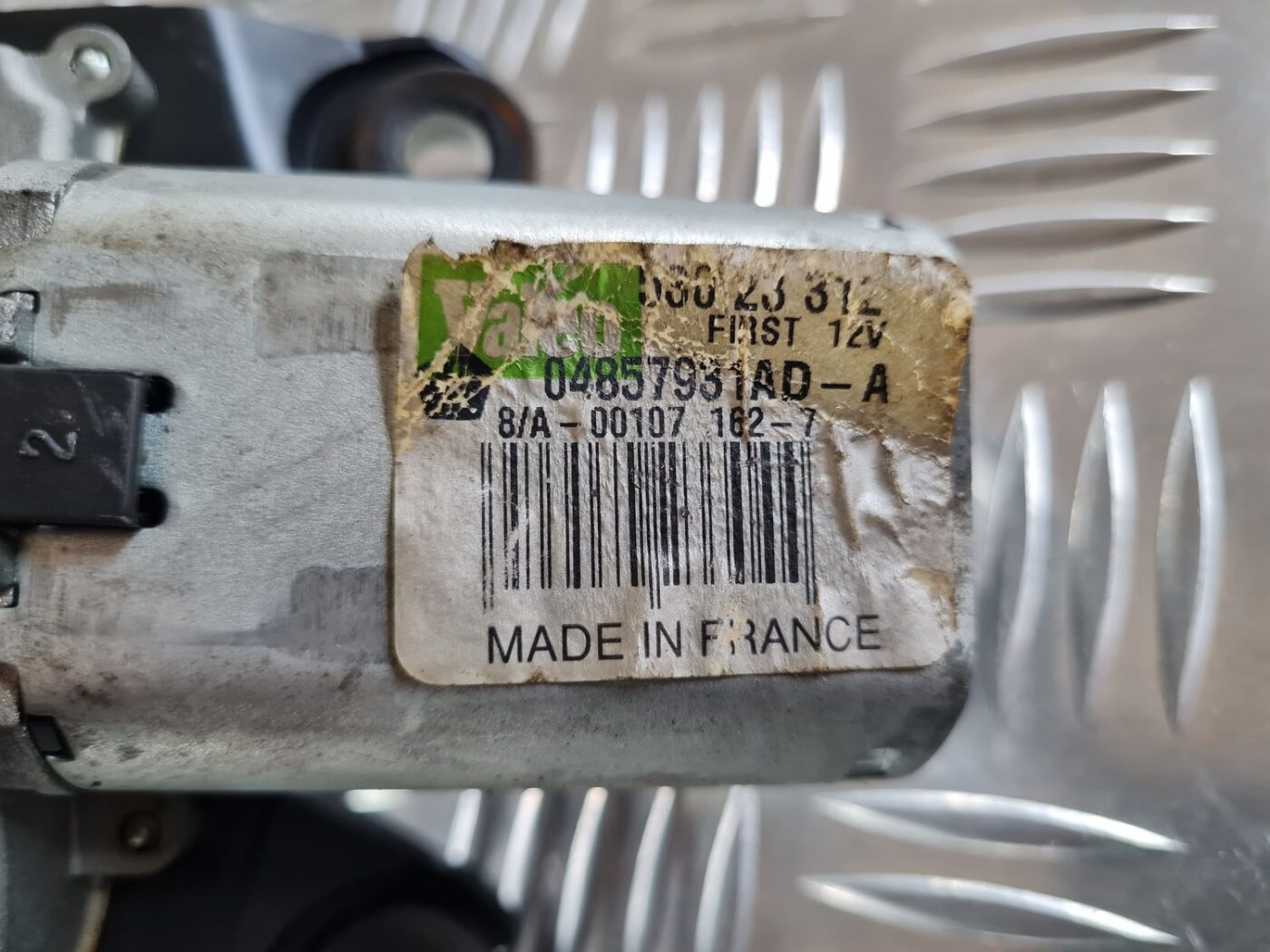 Aizmugurējā stikla tīrītāja motors priekš CHRYSLER VOYAGER 2006 6 Aizmugurējā stikla tīrītāja motors priekš CHRYSLER VOYAGER 2006