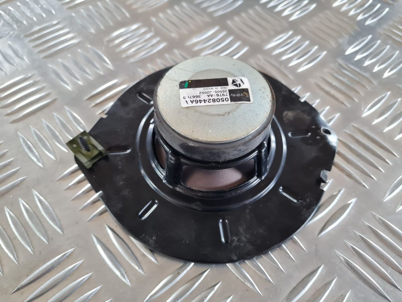 Mērinstrumentu paneļa skaļrunis priekš CHRYSLER VOYAGER 2006 3 Mērinstrumentu paneļa skaļrunis priekš CHRYSLER VOYAGER 2006