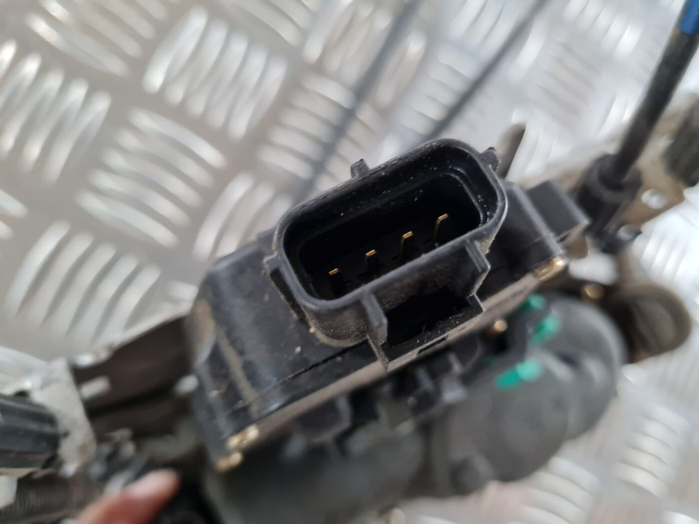 Aizmugurējo labo durvju slēdzene priekš CHRYSLER VOYAGER 2006 5 Aizmugurējo labo durvju slēdzene priekš CHRYSLER VOYAGER 2006