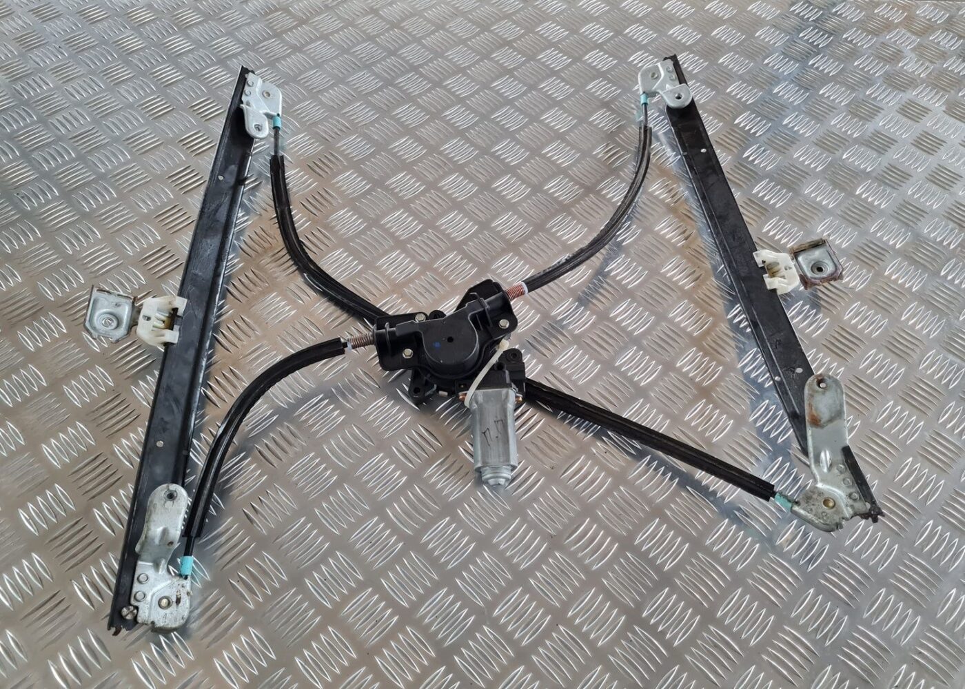 Stikla pacelšanas mehānisms priekšējais labais priekš CHRYSLER VOYAGER 2006 4 Stikla pacelšanas mehānisms priekšējais labais priekš CHRYSLER VOYAGER 2006