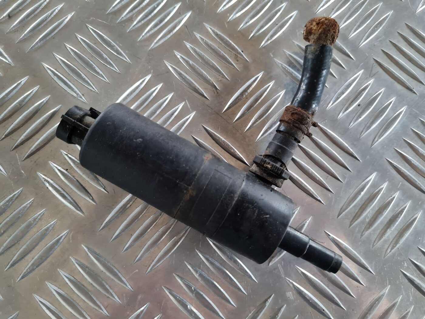 Mazgātāja šķidruma sūknis priekš CHRYSLER VOYAGER 2006 2 Mazgātāja šķidruma sūknis priekš CHRYSLER VOYAGER 2006