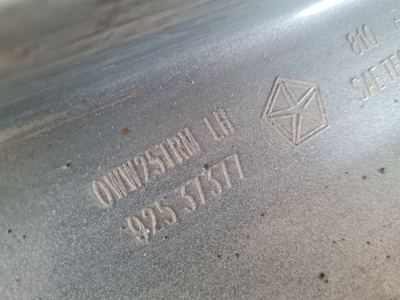 Priekšēja spārna uzlika/moldings priekš CHRYSLER VOYAGER 2006 3 Priekšēja spārna uzlika/moldings priekš CHRYSLER VOYAGER 2006