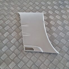 Aizmugurēja spārna uzlika (moldings) priekš CHRYSLER VOYAGER 2006