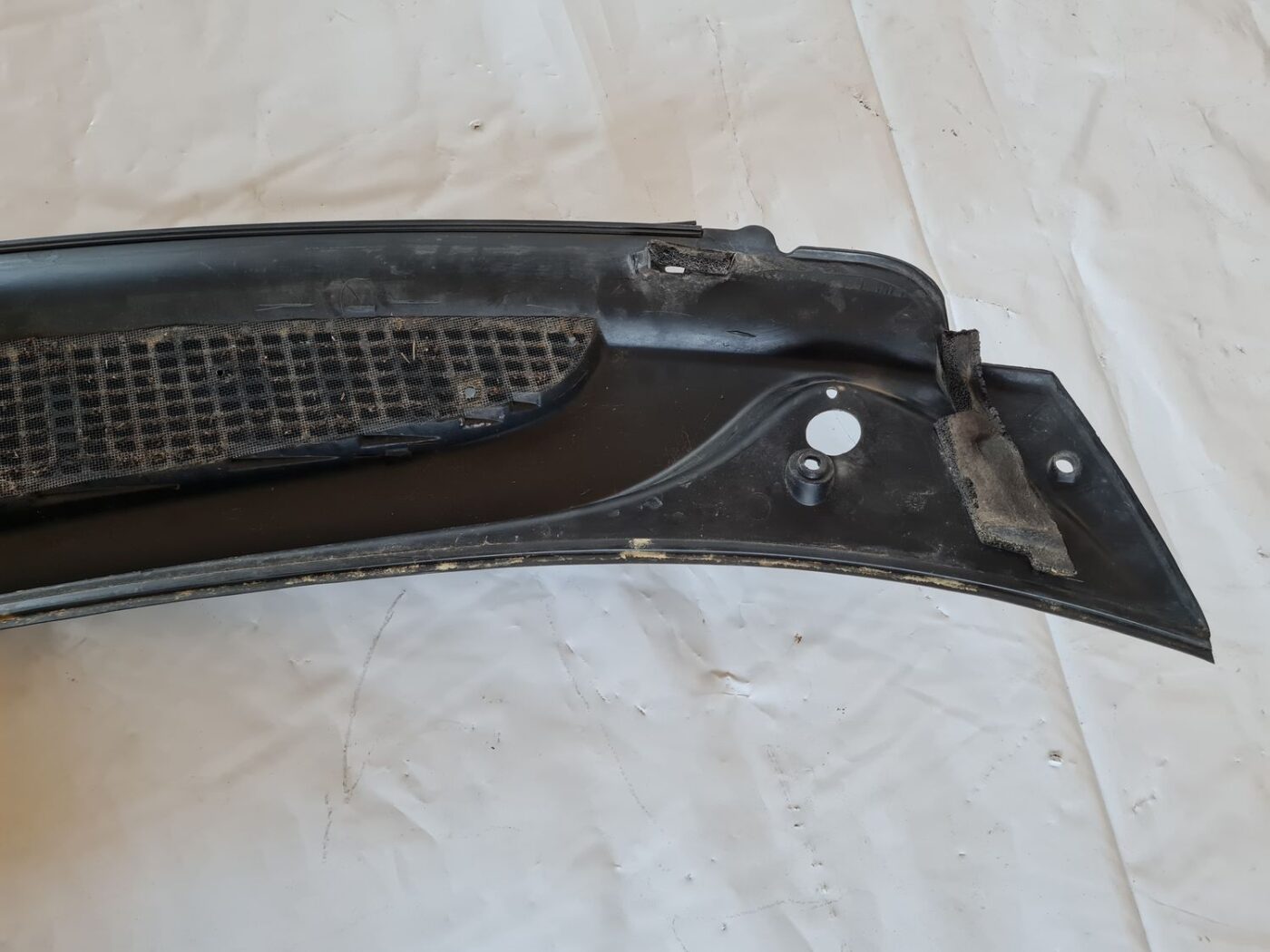 Vējstikla uzlikas (deflektora) režģis priekš CHRYSLER VOYAGER 2006 5 Vējstikla uzlikas (deflektora) režģis priekš CHRYSLER VOYAGER 2006